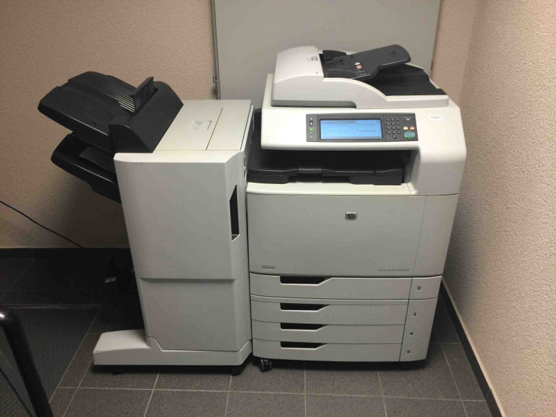 Oprava multifunkční tiskárny HP LaserJet CM6040 MFP